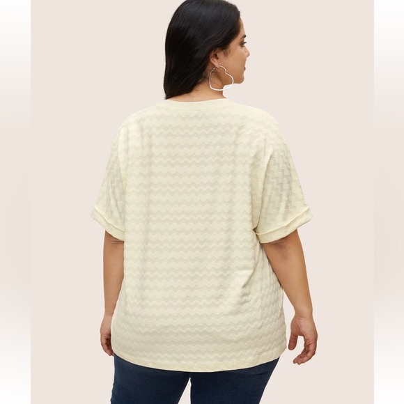 BloomChic Plus Size 3XL Solid Textured V-Neck Batwing Sleeve T-shirt us22-24 - Picture 2 of 8